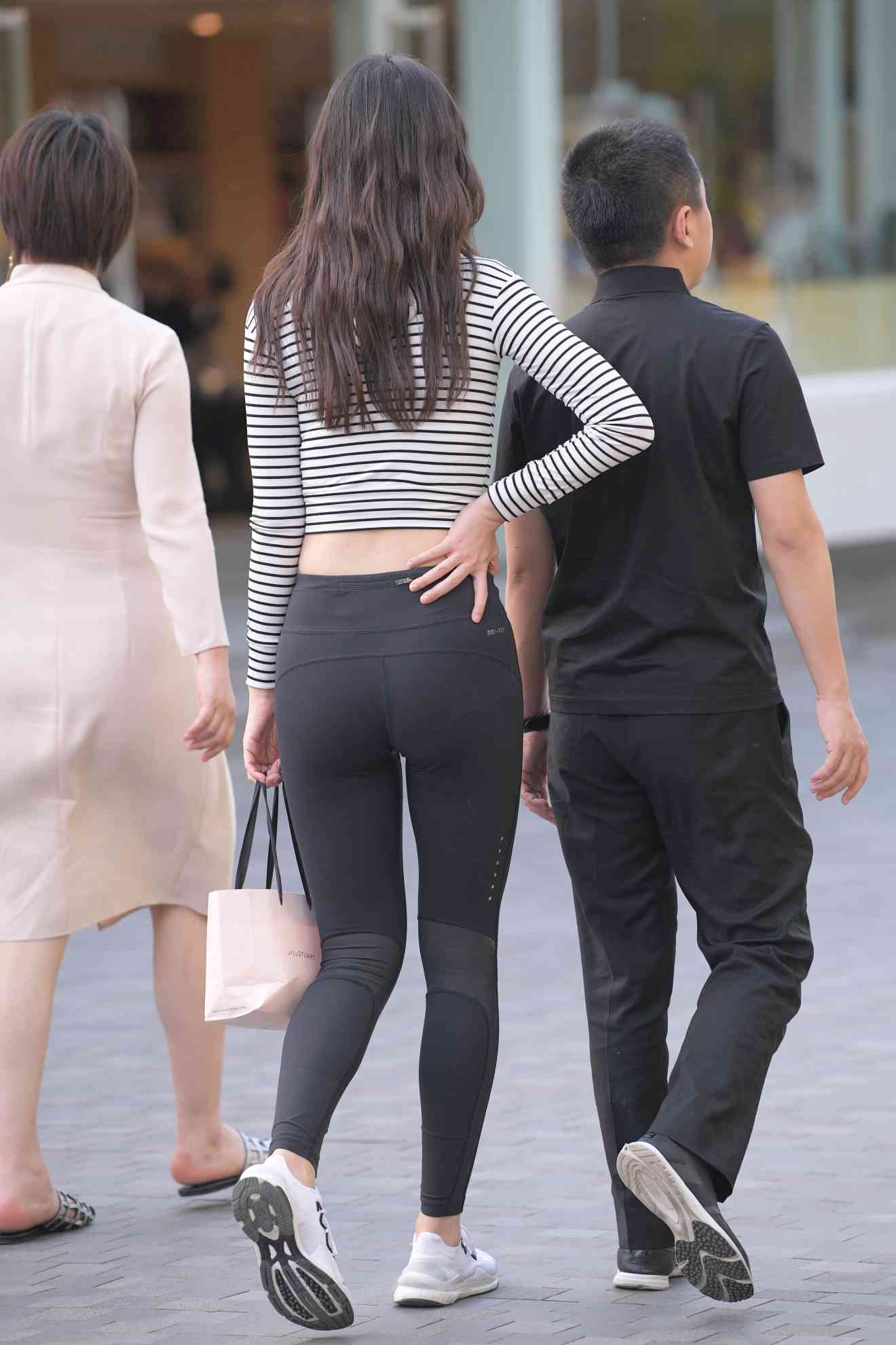 图片[3]-【免费】逛街的瑜伽裤女人【23P】04033-好看资源