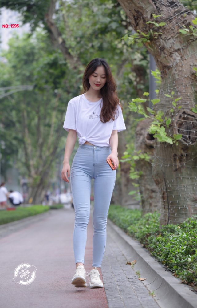 图片[1]-个子非常高的紧身牛仔裤女孩J2065 879P1V-25.5GB-好看资源