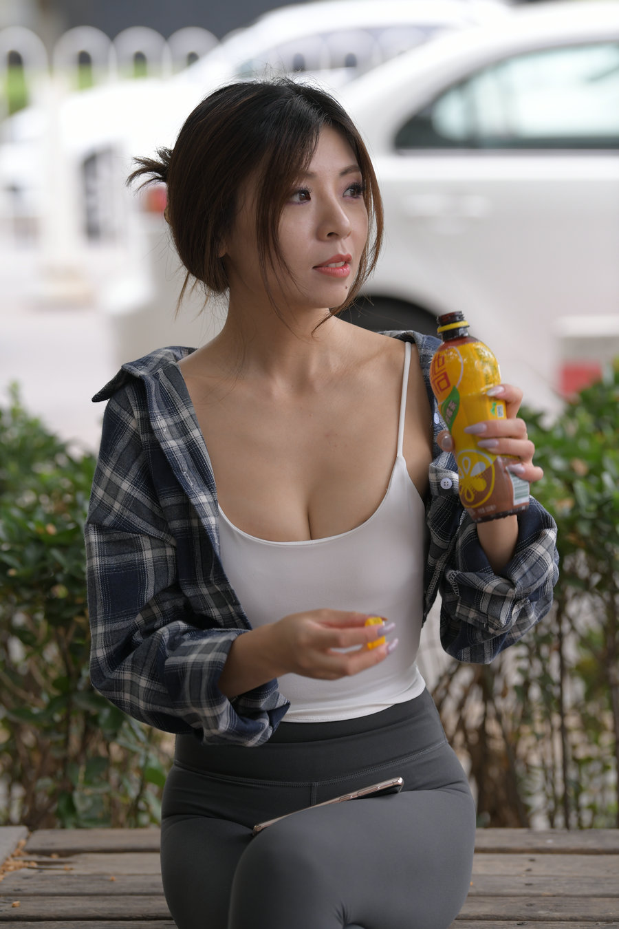 图片[1]-喝饮料的瑜伽裤女孩J2242 383P1V-17.5GB-好看资源