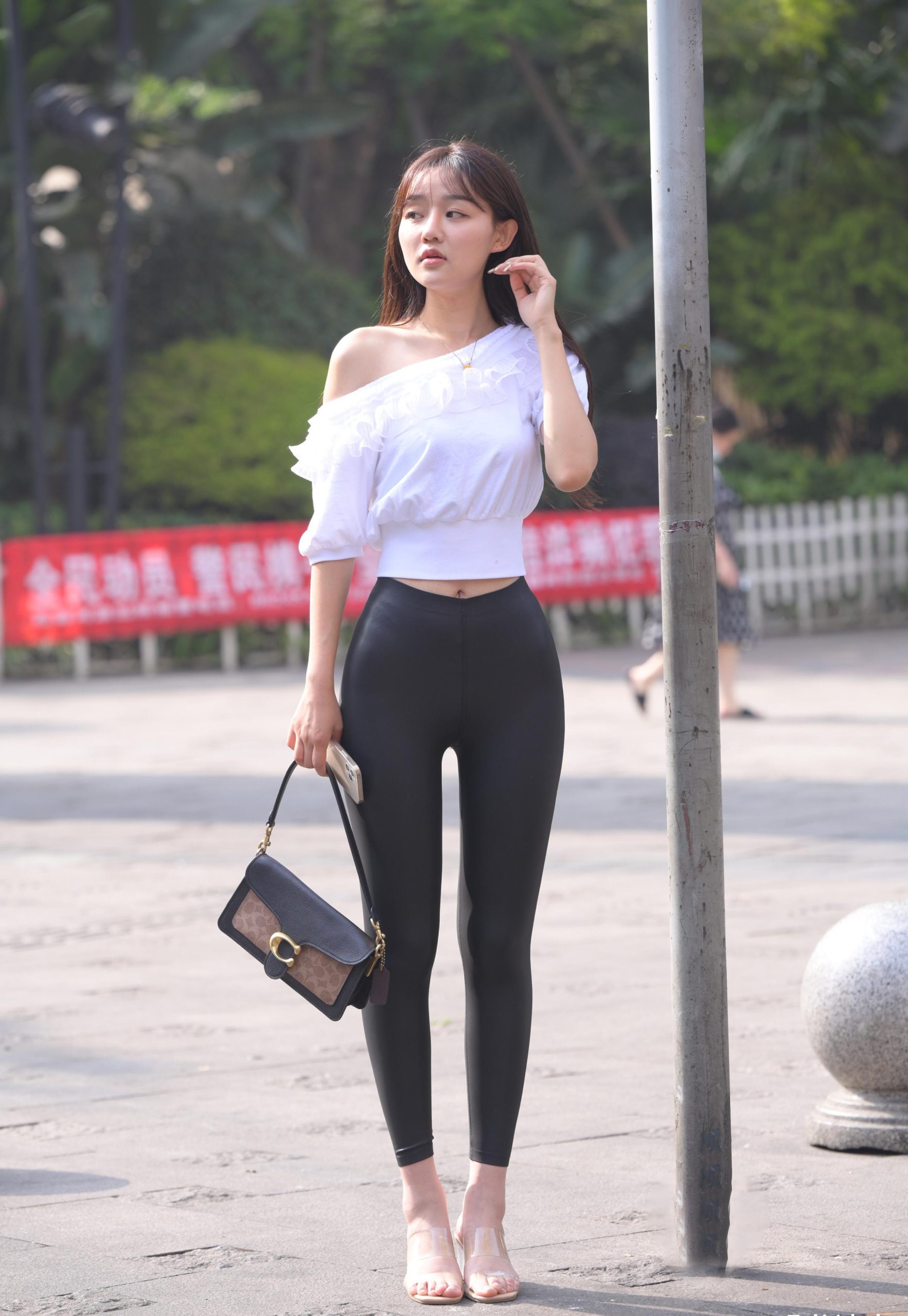 图片[5]-笑容非常甜美且治愈的皮裤女孩 J1945 751P1V-22.1GB-好看资源