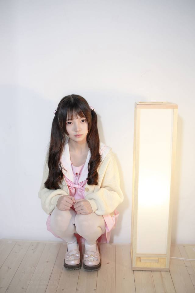 图片[2]-好像有什么心事的白丝双马尾女孩【59P】20022-好看资源