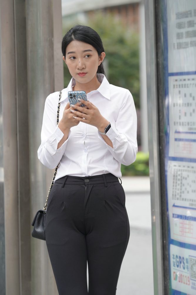 图片[3]-等公交的制服女人J2130 976P2V-29.5GB-好看资源