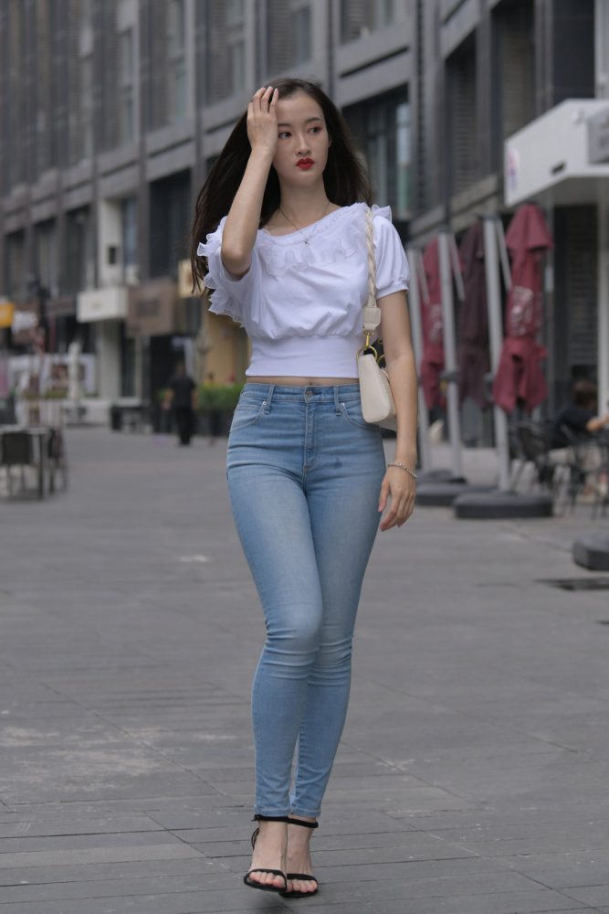 图片[1]-紧身牛仔裤女孩J2177 370P2V-19.4GB-好看资源