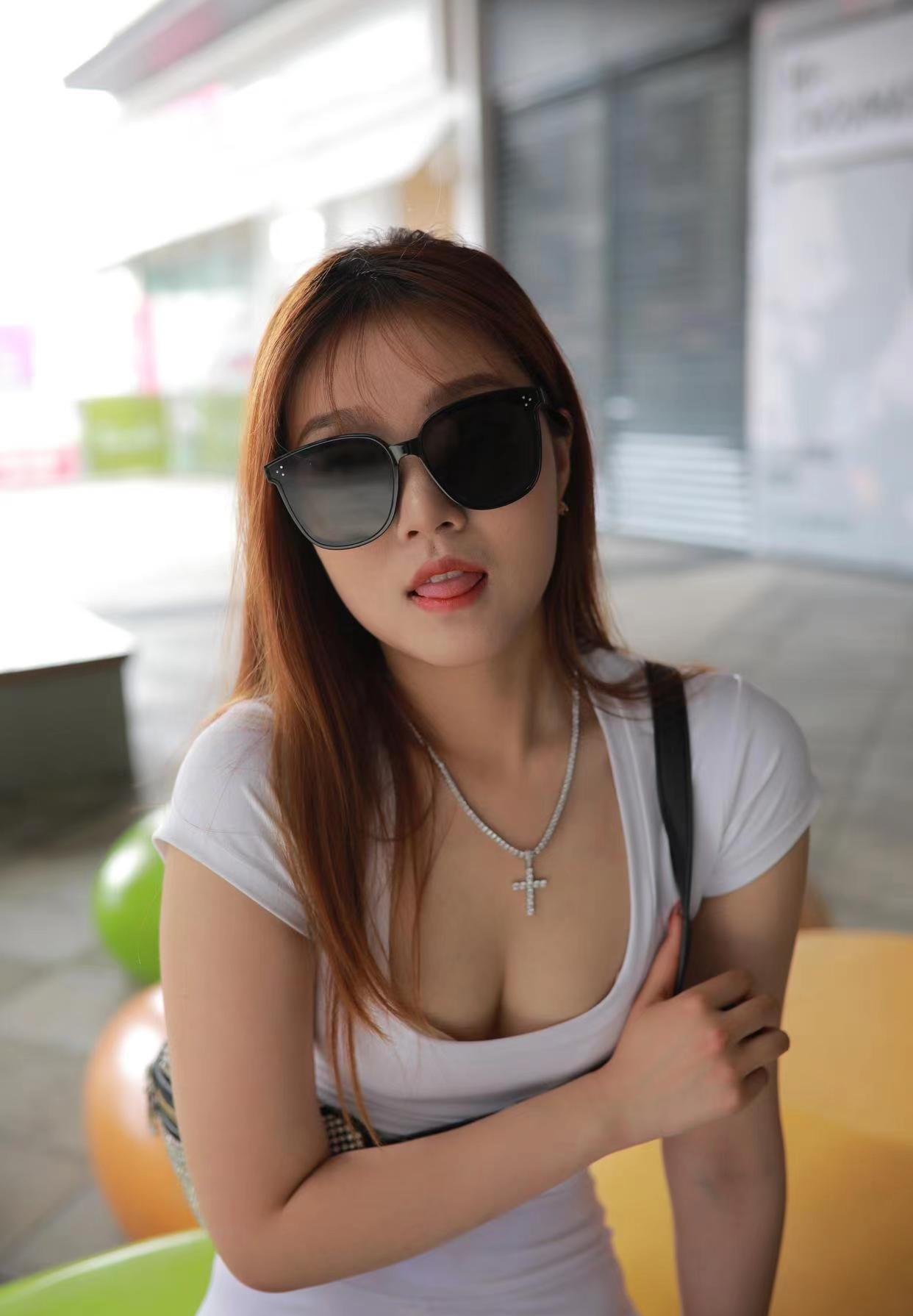 图片[1]-看上去拽拽的瑜伽裤女孩 J1695 425P1V-14.0GB-好看资源