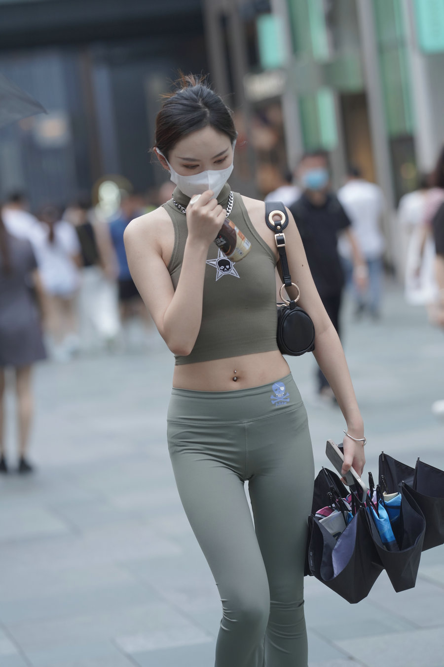图片[1]-戴口罩的瑜伽裤小女人J3557 133P-1.43GB-好看资源