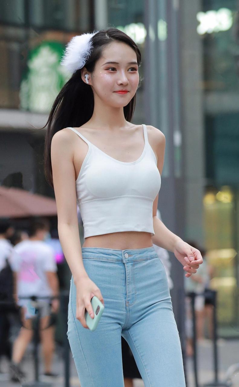 图片[1]-非常漂亮的牛仔裤女孩 J2144 98P1V-1.92GB-好看资源