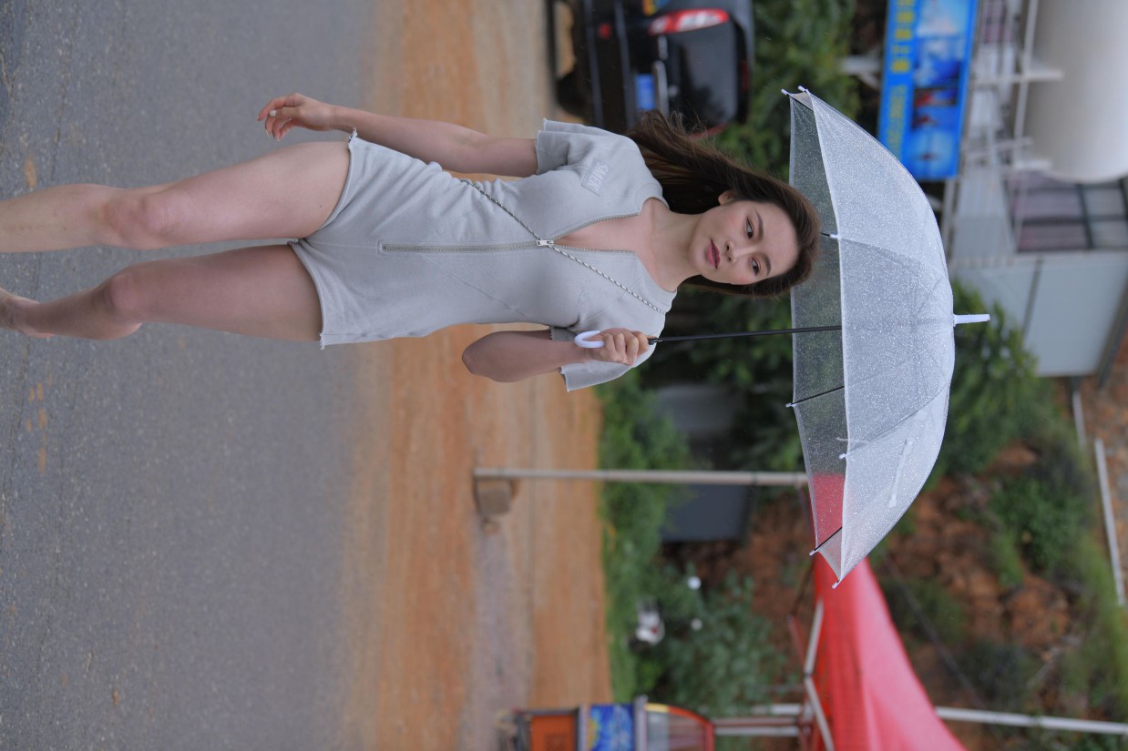 图片[5]-阴雨天在海边骑车的长发女人【156P】00044-好看资源