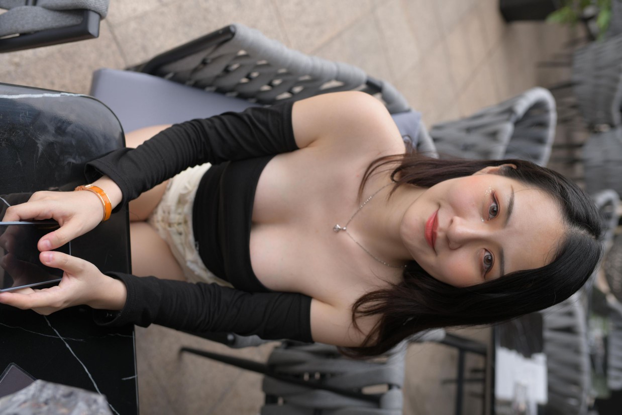 图片[3]-白色短裤的女生笑的很开心【177P】00035-好看资源