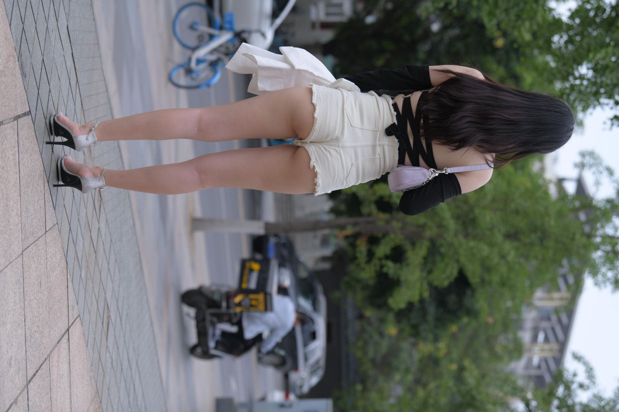 图片[5]-白色短裤的女生笑的很开心【177P】00035-好看资源