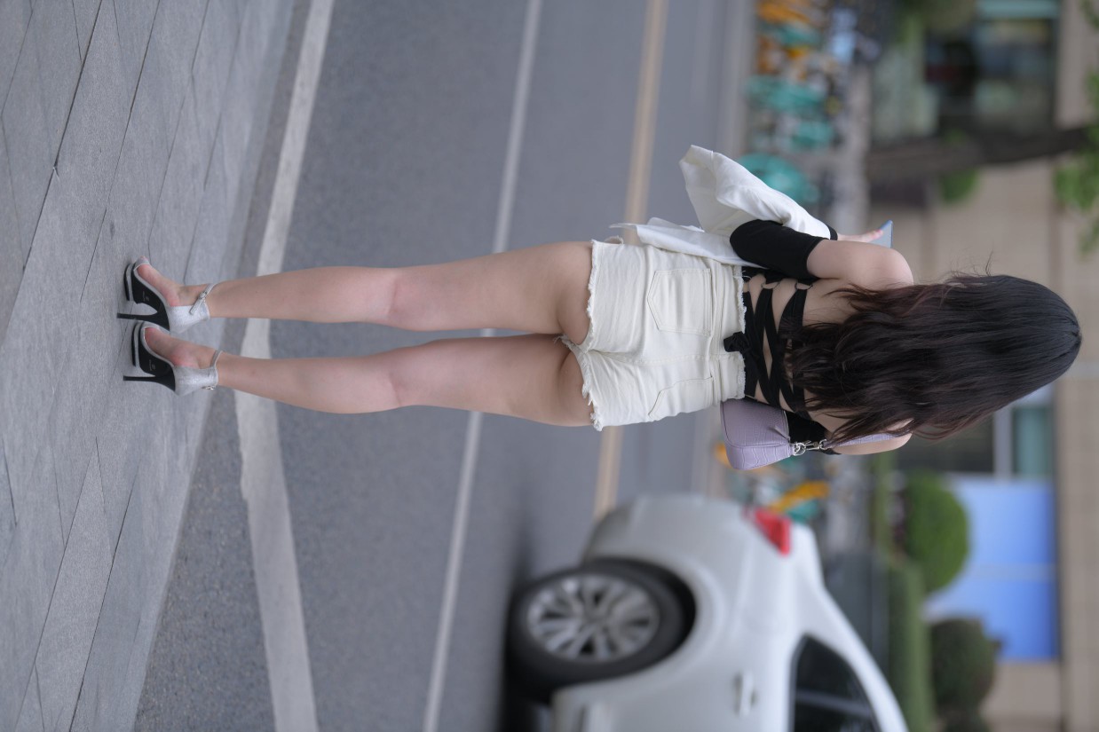 图片[2]-长发飘飘的白色热裤美丽女孩【49P】00029-好看资源