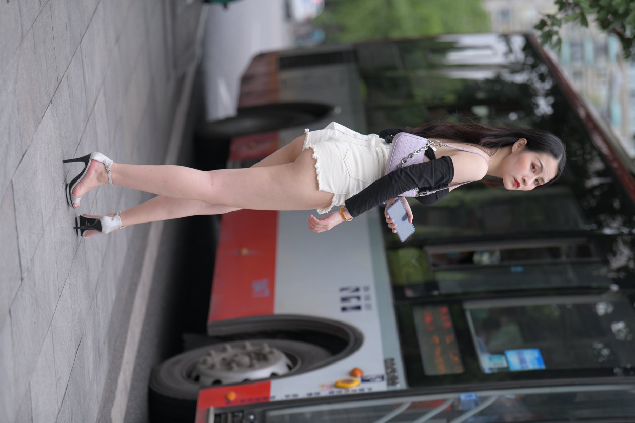 图片[3]-长发飘飘的白色热裤美丽女孩【49P】00029-好看资源