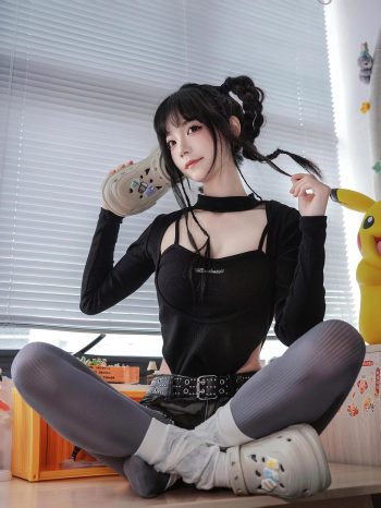 图片[5]-牛仔热裤+灰丝姑娘玩自拍-好看资源