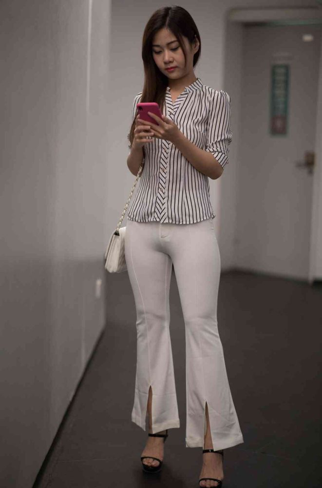 逛书店的白色紧身裤女孩【450P】04040-好看资源