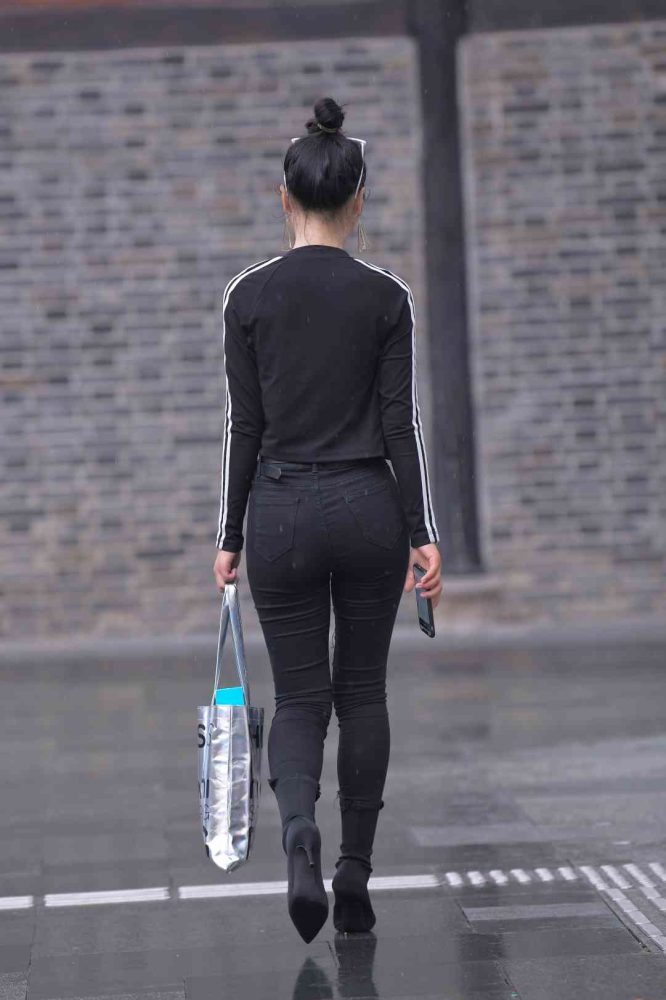 【免费】酷酷的紧身牛仔裤女人【7P】04038-好看资源