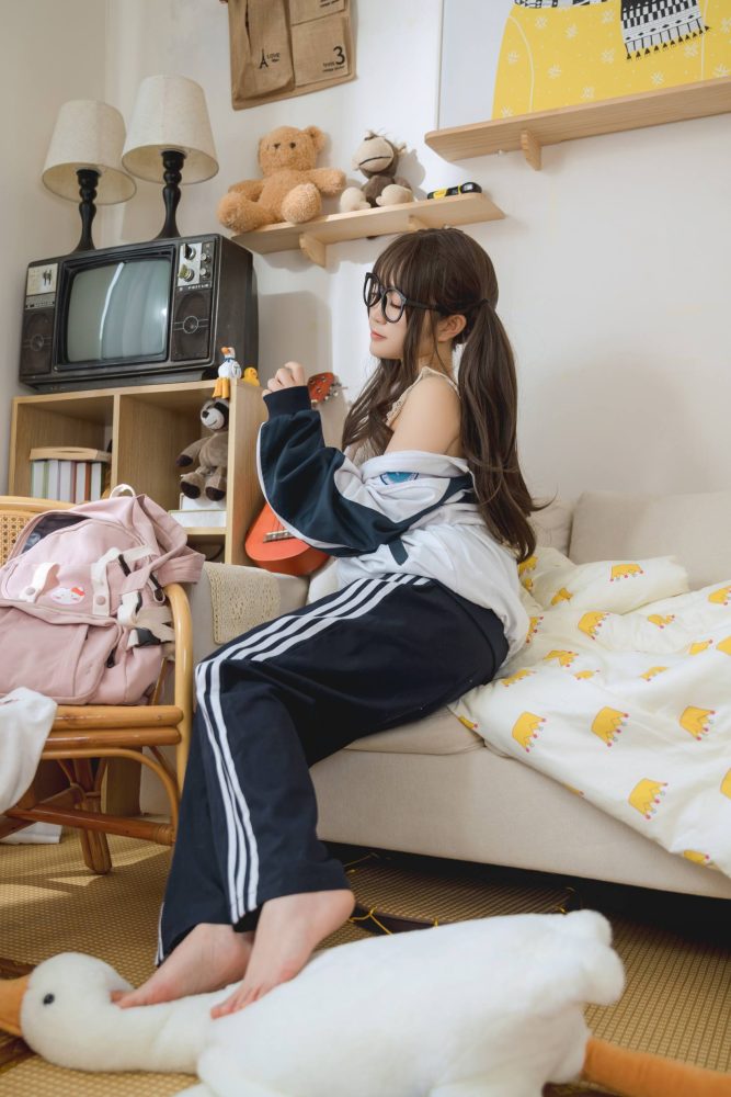 穿校服的双马尾女孩【64P】20010-好看资源