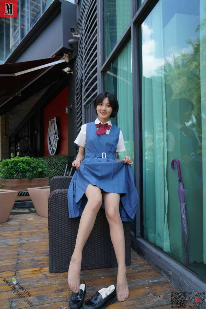 一副学生模样的短发姑娘【112P】20023-好看资源