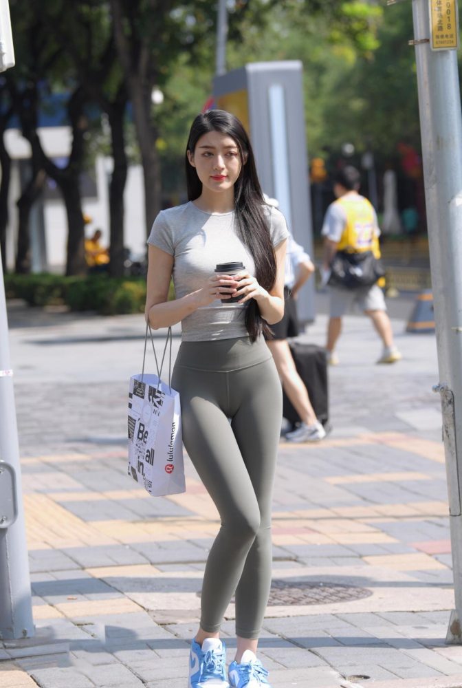 在外面逛街的瑜伽裤女孩J2240 449P1V-16.7GB-好看资源