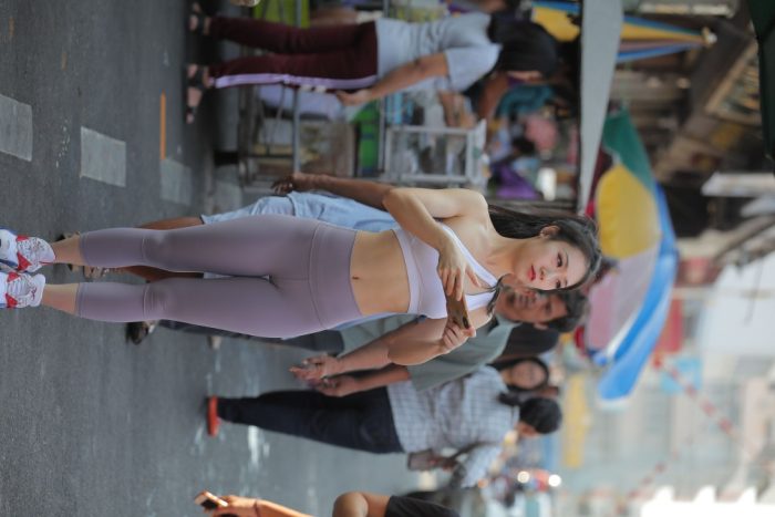 逛街的马尾辫瑜伽老师【556P】00016-好看资源