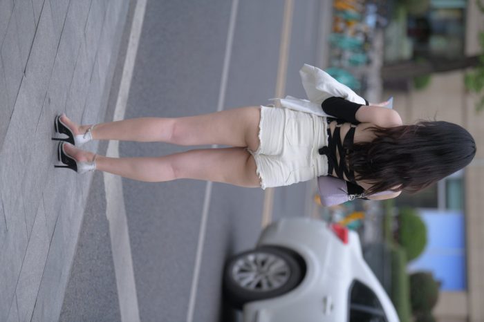 长发飘飘的白色热裤美丽女孩【49P】00029-好看资源