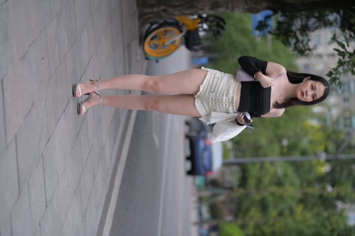 长发飘飘的白色热裤美丽女孩【49P】00029-好看资源