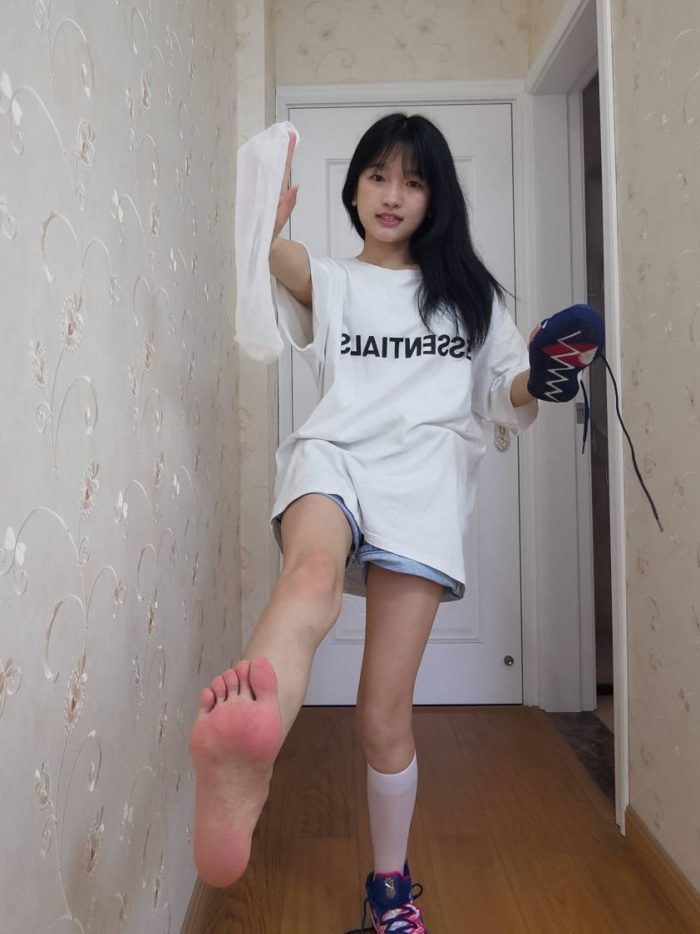 调皮的白袜女孩【149P】20017-好看资源